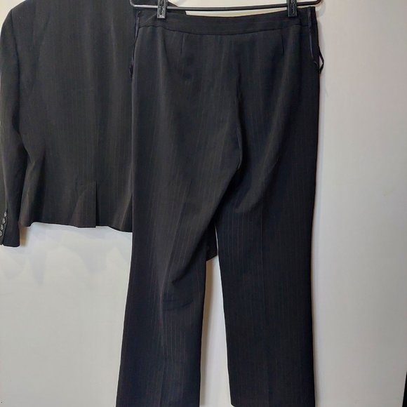 Jones New York Black Business PinStripe Stretchy Pants Blazer Suit Set, Sz 8P - Picture 5 of 16